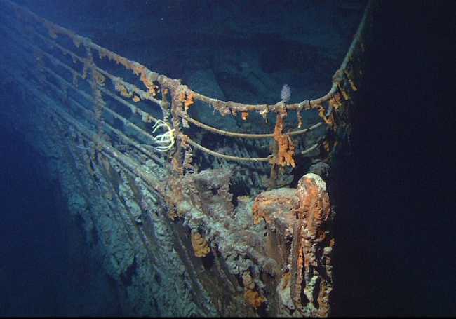 1280px Titanic wreck bow