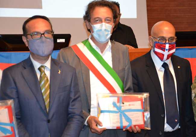 Consegna drapò Borgomanero