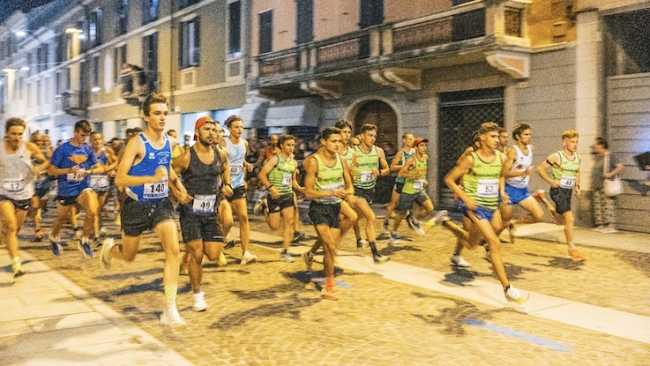 La Partenza della Straborgo di notte 2024 Foto Claudio Bellosta