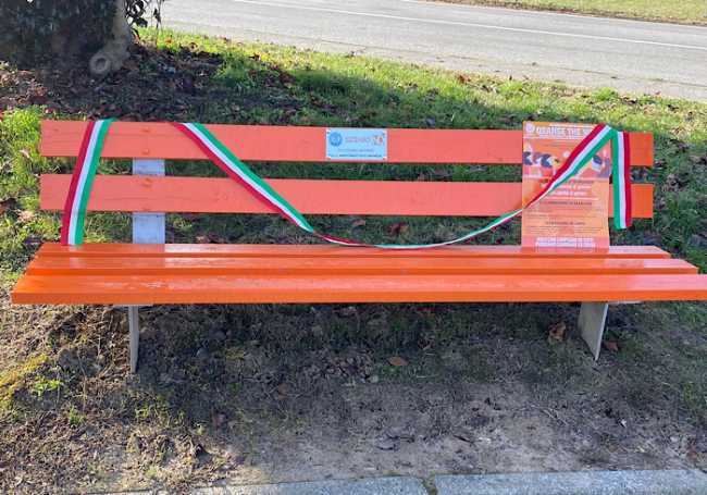 Panchina arancione BrigaN