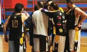 Spartans basket abbaraccio