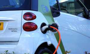 auto elettrica carica