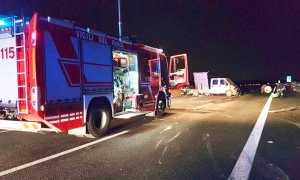 autostrada camion olio vigili