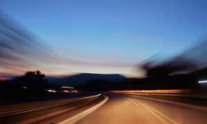 autostrada notturno visuale