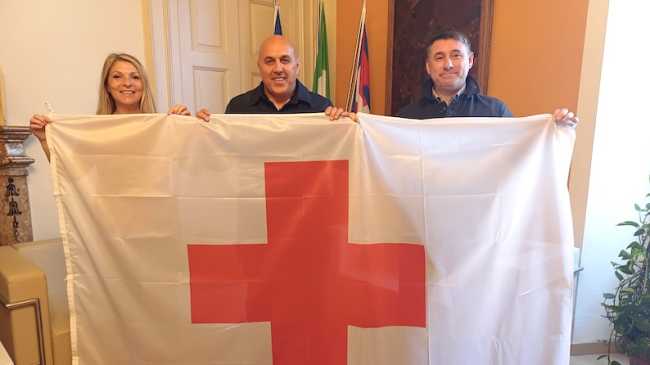 bandiera cri comune borgo 25