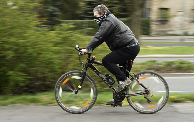 biciletta covid mascherina