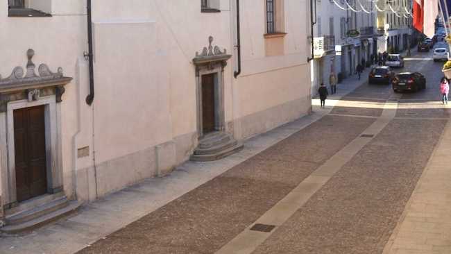 borgo marciapiedi pulire