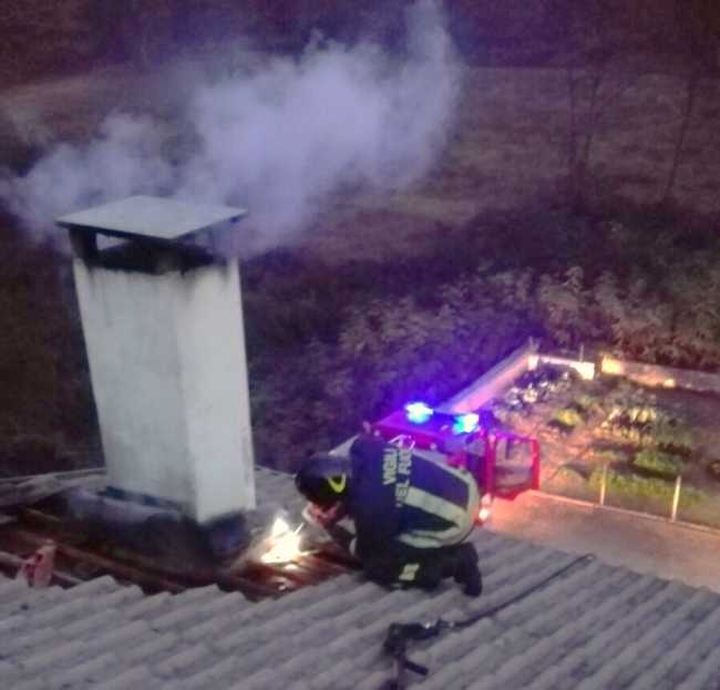 camino fiamme borgom