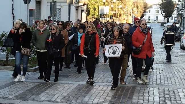 camminata contro viol borgo