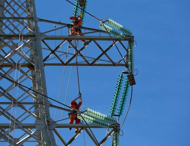 manutenzione traliccio lavori sotto tensione Rondissone Piemonte 2021 527 Terna 8d940d04f72dd71