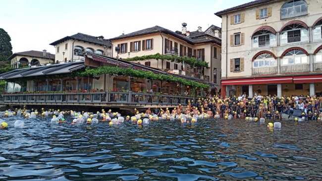 nuotata sotto le stelle orta