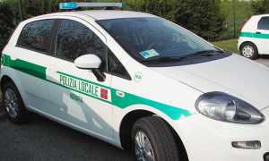 polizia locare novara auto fianco