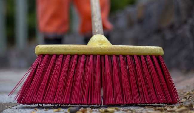 pulizia strada pella