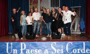 un paese a sei corde