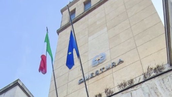 Novara, minaccia e pedina l'ex sino in Questura: arrestato per stalking