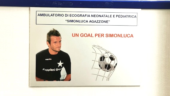 Targa ambulatorio intitolata a Simonluca Agazzone