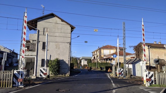 borgo passaggio livello simonotti 2