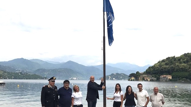 gozzano issata bandiera blu