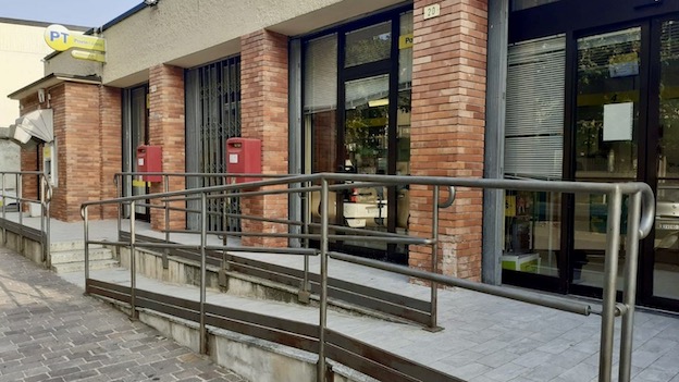 ufficio postale viale don minzoni borgomanero